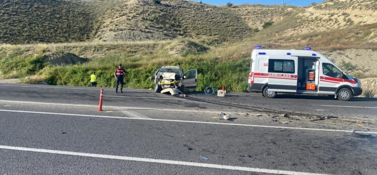 Malatya'da 2 aracın karıştığı kazada 1 kişi öldü, 6 kişi yaralandı