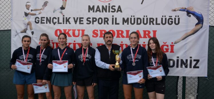 Manisa'da düzenlenen Okul Sporları Gençler Tenis Türkiye Şampiyonası sona erdi