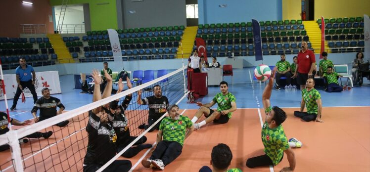 Mersin'de Oturarak Voleybol Süper Ligi final maçları devam ediyor