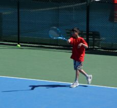 Okul Sporları Yıldızlar Tenis Türkiye Şampiyonası, Manisa'da başladı