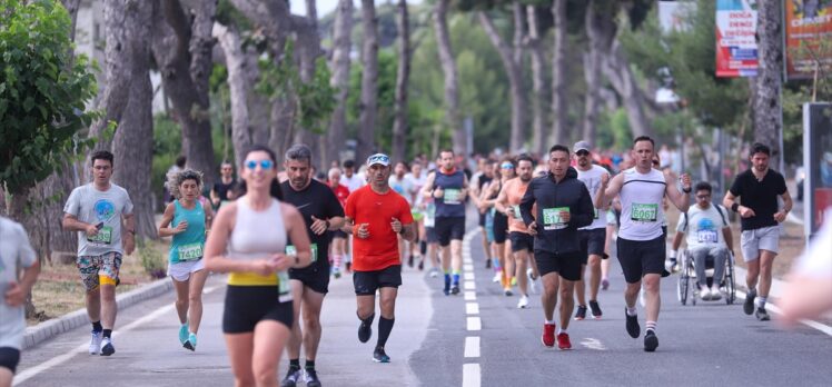 Salomon Çeşme Yarı Maratonu koşuldu