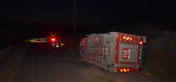 Şanlıurfa'da itfaiye aracının devrilmesi sonucu 3 kişi yaralandı