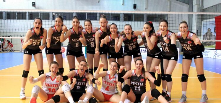 17 Yaş Altı Kadın Milli Voleybol Takımı, Balkan Şampiyonası'nda finale yükseldi