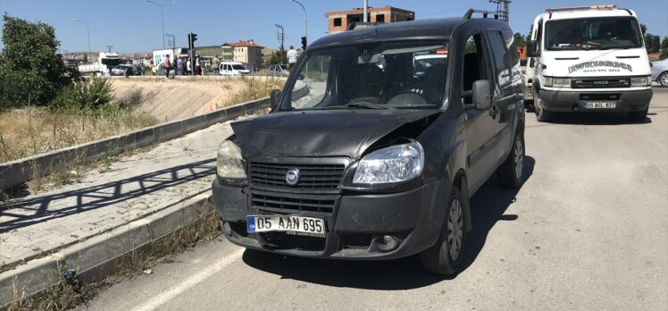 Amasya'da beş aracın karıştığı kazada 5 kişi yaralandı