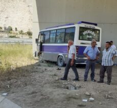 Amasya'da otomobil ile minibüsün çarpışması sonucu 21 kişi yaralandı