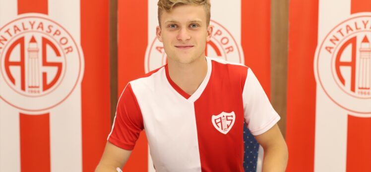 Antalyaspor, Jakub Kaluzinski'yi kadrosuna kattı