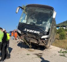 Bolu'da kontrolden çıkan yolcu otobüsündeki 14 kişi yaralandı