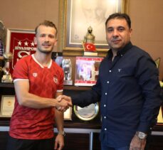 Demir Grup Sivasspor, Abdulkadir Parmak'ı transfer etti