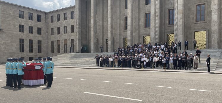 Eski Devlet Bakanı Ahmet Karahan için TBMM'de cenaze töreni düzenlendi