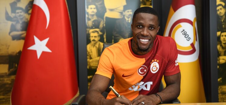 Galatasaray, Fildişi Sahilli futbolcu Wilfried Zaha ile 3 yıllık anlaşmaya vardı