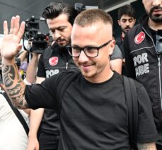 Galatasaray'ın görüşmelere başladığı İspanyol futbolcu Angelino İstanbul'a geldi