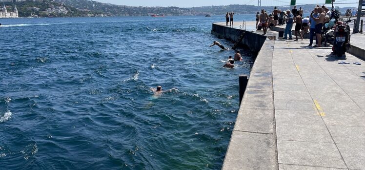 İstanbul'da serinlemek isteyenler sahil ve parkları tercih etti