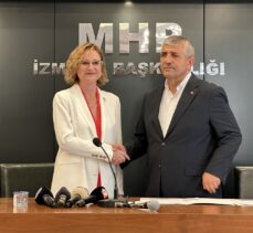 İzmir'de İYİ Partiden milletvekili adayı olan Arzu Yıldırım, MHP'ye geçti