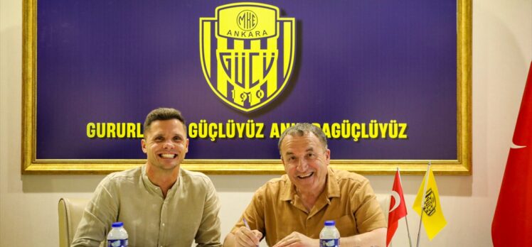 MKE Ankaragücü, Polonyalı kaleci Rafal Gikiewicz'i transfer etti