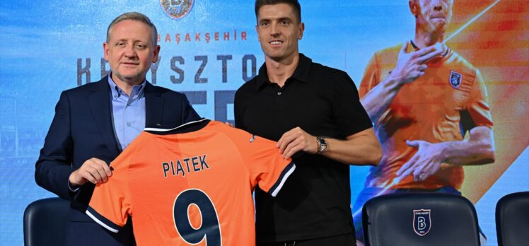 RAMS Başakşehir, Polonyalı futbolcu Piatek ile 3 yıllık sözleşme imzaladı