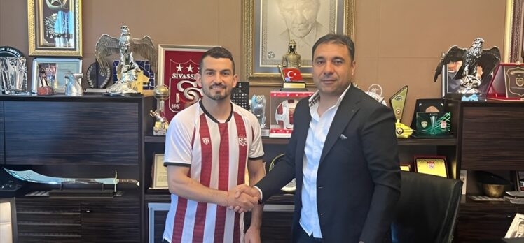 Sivasspor, Emrah Başsan'ı renklerine bağladı