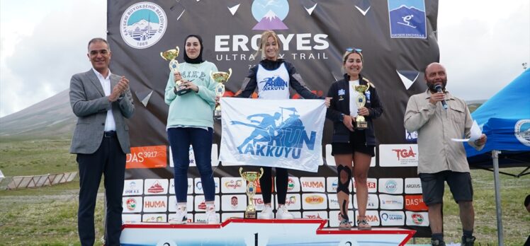 Uluslararası Erciyes Ultra Sky Trail Dağ Maratonu'nda dereceye girenlere ödülleri verildi