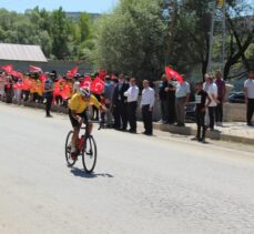 100. Yıl Cumhuriyet Bisiklet Turu'na katılan sporcular Tokat'tan geçti