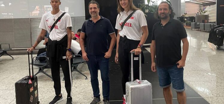 A Milli Kadın Voleybol Takımı, Avrupa Şampiyonası için Almanya'ya gitti