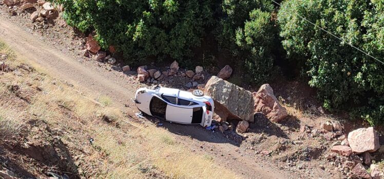 Adıyaman'da şarampole devrilen otomobildeki 7 kişi yaralandı