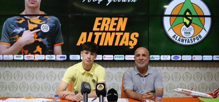 Alanyaspor, Florent Hadergjonaj ve Eren Altıntaş'ı transfer etti