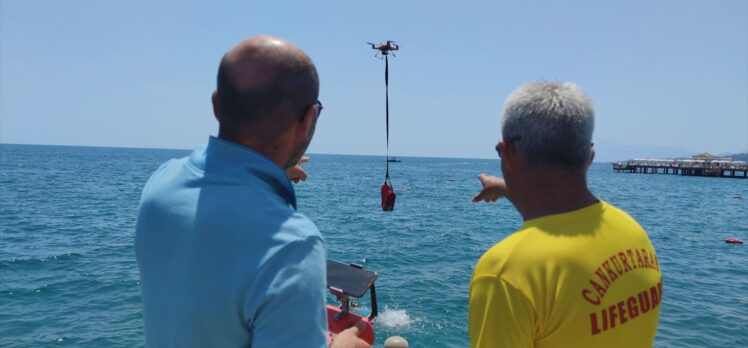 Antalya'da cankurtaran dron Alman turisti kurtardı