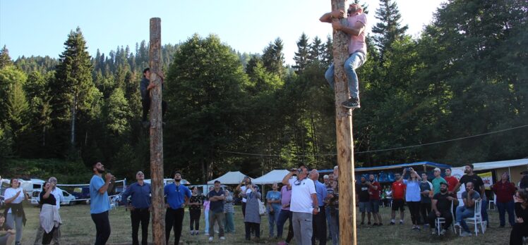 Artvin'de bal şenliğinde coğrafi işaretli “Hatila balı” tanıtıldı