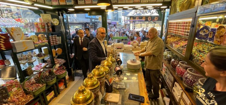 Bakan Işıkhan “Şehir Buluşmaları” kapsamında Kocaeli'de ziyaretlerde bulundu