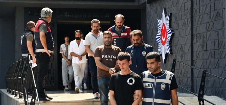 Bursa'da aranan 44 kişi şafak operasyonuyla yakalandı