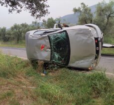 Bursa'da devrilen otomobilin sürücüsü öldü, 2 kişi yaralandı