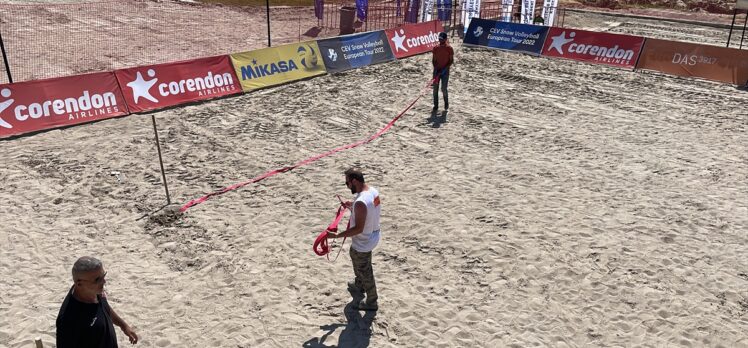 Erciyes'in zirvesine plaj voleybolu için 300 kamyon kum taşındı