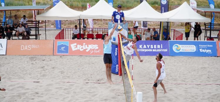 Erciyes'te plaj voleybolu turnuvası devam ediyor