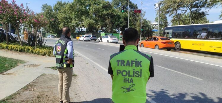 Fatih'te kırmızı ışık ihlali yapan sürücülere ceza kesildi