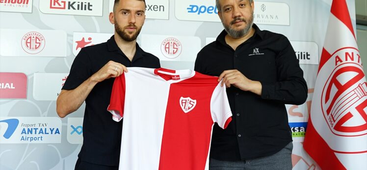 Fraport TAV Antalyaspor, Zymer Bytyqi'yi transfer etti