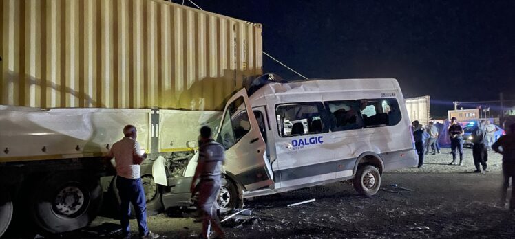 Gaziantep'teki trafik kazasında 1 kişi hayatını kaybetti, 7 kişi yaralandı