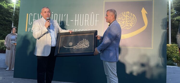 Hattat Ferhat Kurlu'nun “Cevahiru'l-Huruf” sergisi İstanbul'da açıldı