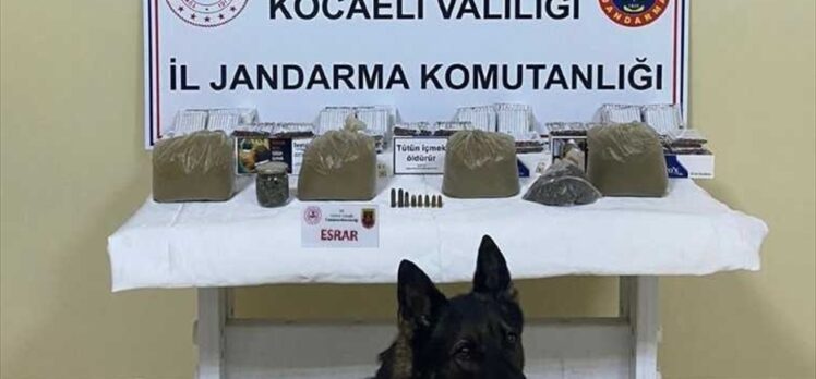 Kocaeli'de 4 kilogram esrar ele geçirildi, 2 zanlı gözaltına alındı