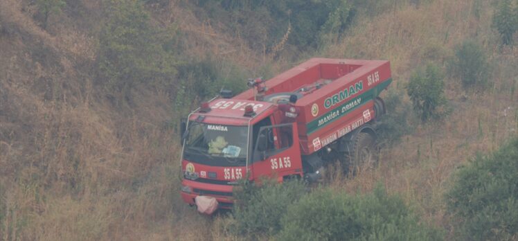 Manisa'da makilik alandaki yangına müdahale ediliyor