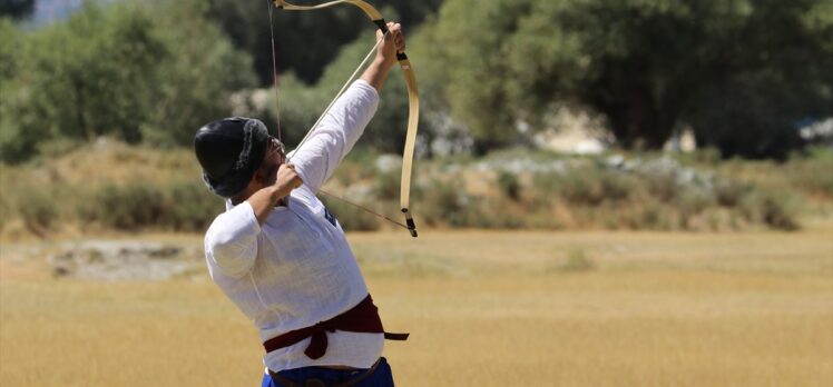 Mengücek Gazi Hava Koşusu Türkiye Şampiyonası, Erzincan'da başladı