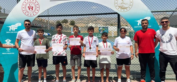 Şırnak’ta yapılan ANALİG tenis çeyrek final müsabakaları sona erdi