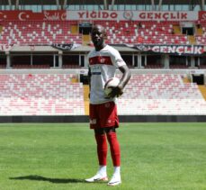 Sivasspor, Gambiyalı sol kanat oyuncusu Modou Barrow'u transfer etti