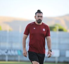 Sivasspor Teknik Direktörü Servet Çetin, Gaziantep FK maçını değerlendirdi: