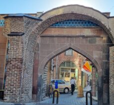 Tarihi Tebriz'in dünyaya açılan penceresi: İstanbul Kapısı