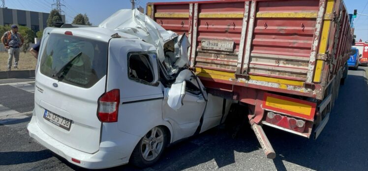 Tekirdağ'da hafif ticari araçla tırın karıştığı kazada 1 kişi öldü, 1 kişi yaralandı