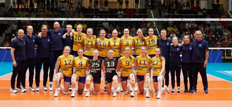 A Milli Kadın Voleybol Takımı, CEV Avrupa Şampiyonası'nda C Grubu'ndaki ilk maçında İsveç'i 3-0 yendi.