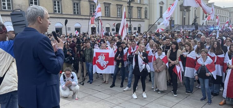 Varşova'da bir araya gelen Belaruslular, 2020 Cumhurbaşkanı Seçimleri'ni protesto etti