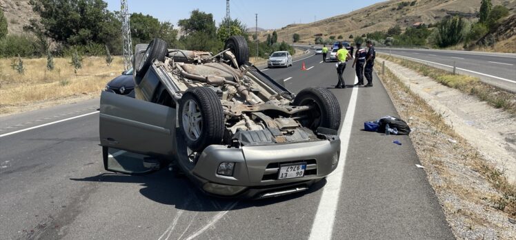 Yozgat'ta devrilen otomobildeki 4 kişi yaralandı