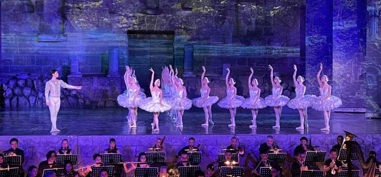 30. Uluslararası Aspendos Opera ve Bale Festivali'nde “Kuğu Gölü” balesi ikinci kez sahnelendi