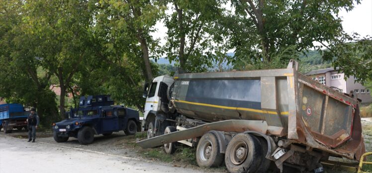 AA ekibi, Kosova polisi ile silahlı Sırp grubun çatıştığı Banjska köyünü görüntüledi