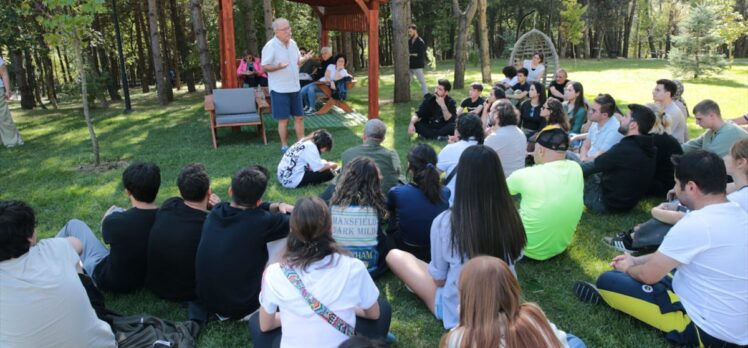 Altan Erkekli, Bolu'da oyuncu adaylarıyla buluştu